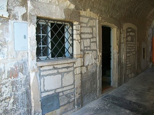 Unique cave property in a stunning town. - 2