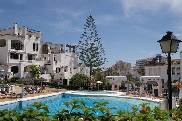 2 Bed Apartment for sale in Benalmadena..