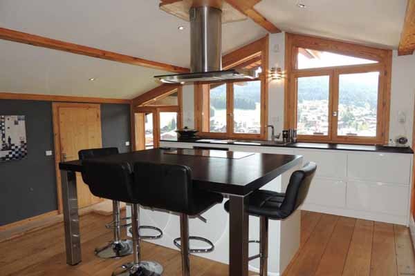 A beautifully renovated 4 bed penthouse.. - 2