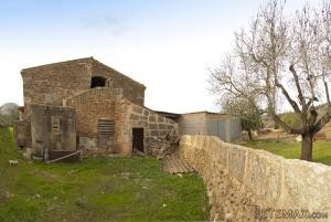 San Llorenç, finca that needs complete..
