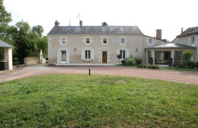 4 bedroom Character For Sale: 79100 25..