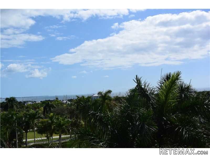 1 bedroom Flat For Sale: 3400 SW 27 Ave..