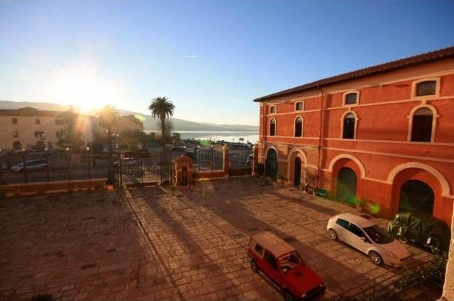 1 Bedroom - Apartment - For Sale