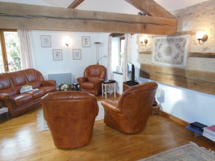 Renovated country home with a beautiful.. - 2