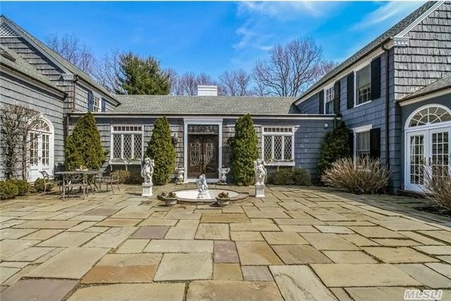 5 Wildwood Ct Lattingtown, NY 11560 - 2