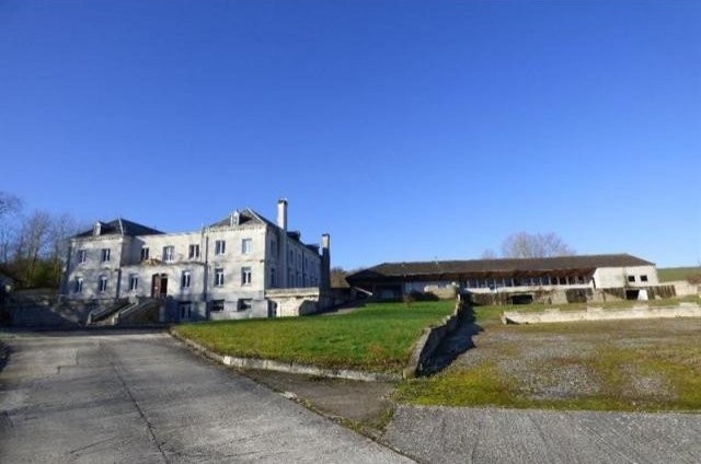 16 bedroom House For Sale: 02160 AISNE - 2
