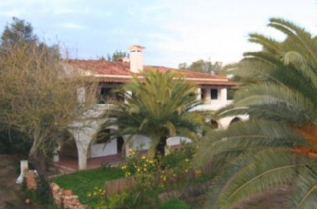 Large Finca In Need Of Renovation In..