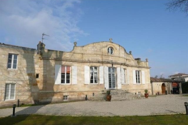 4 bedroom Town House For Sale: 33700..