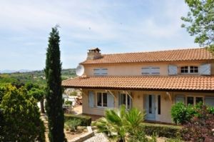 Spacious Villa With 5 Bedrooms - 2