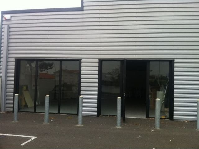 Business Building in Vaux Sur Mer