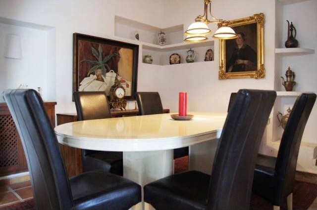 Large property situated in Alcasar.. - 2