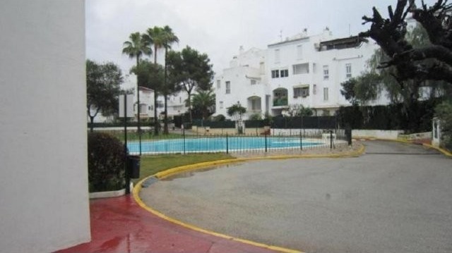 2 Bed Apartment for sale in Elviria - 2