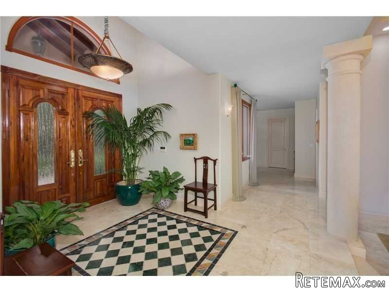 6 bedroom House For Sale: 198 ISLA.. - 2