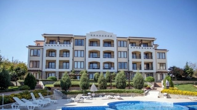 Furnished 2 Bedroom apartment with sea..