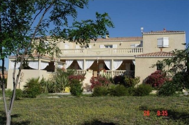 8 bedroom Villa For Sale: 34500 BEZIERS