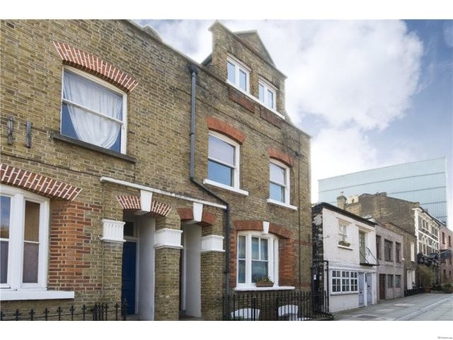Sylvester Path, E8