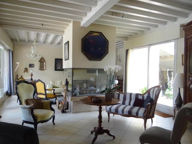 6 bedroom House For Sale: 69380 LIMONEST - 2