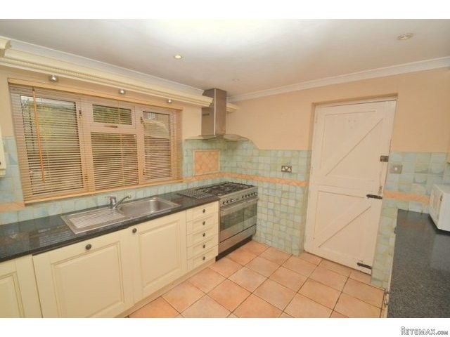 3 bedroom house in Minster On Sea.. - 2