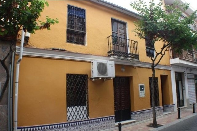 Commercial - Very good located Shop..