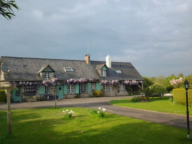 Stunning Longere, Guest Cottages, Pool