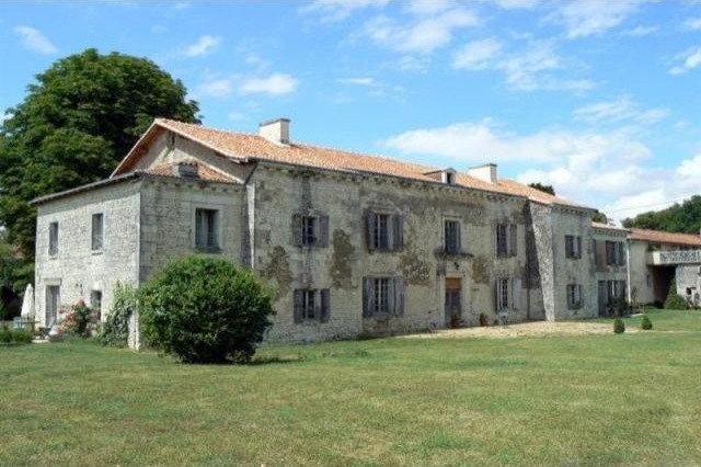 8 bedroom Manor House For Sale: 86000.. - 2