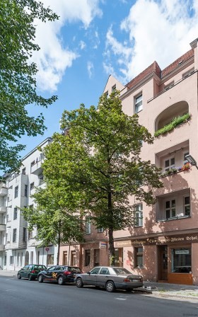 Classy Altbau Apartment in the Charming..