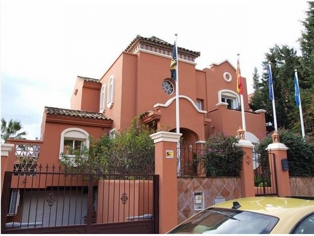 4 Bedrooms - Villa - Malaga - For Sale
