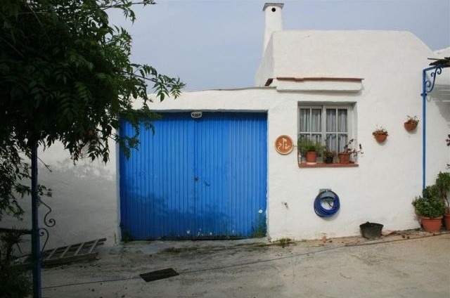 Villa - A charming cottage located on.. - 2