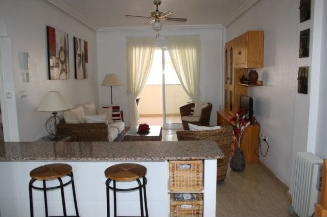 1ST FLOOR 2 BEDROOM APARTMENT IN EL.. - 2