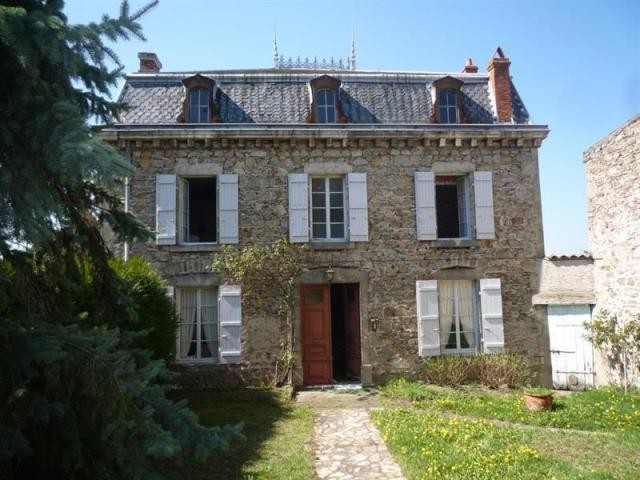 4 bedroom Village House For Sale: 63114..