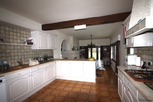 *Immaculate 5 bed-roomed house with.. - 2
