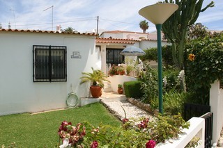 3 Bedroom Bungalow with lovely roof..