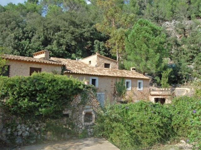 Unique property in a stunning location..