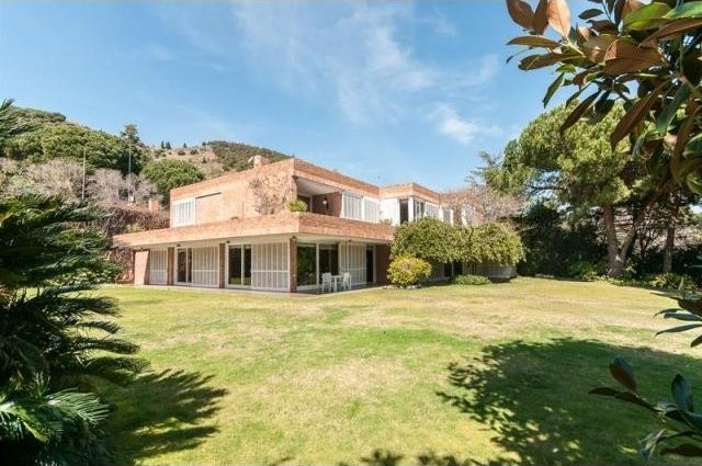 6 bedroom Detached House For Sale:.. - 2