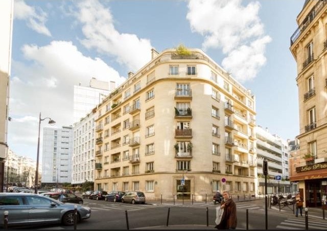 2 bedroom Property For Sale: Rue..
