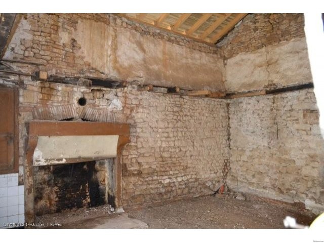 Stone House to Renovate In A Small.. - 2