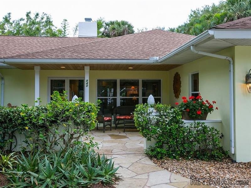 3 bedroom House For Sale: 540 Banyan.. - 2