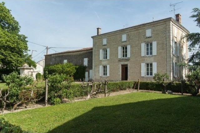 3 bedroom Character For Sale: 79210..