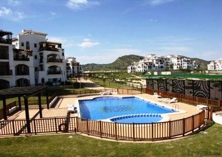 2 bedroom Apartment For Sale: 1st..