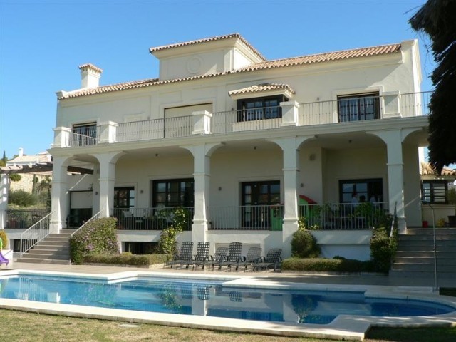 Villa - Luxury villa set in the..