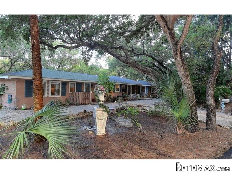 4 bedroom House For Sale: 7372..