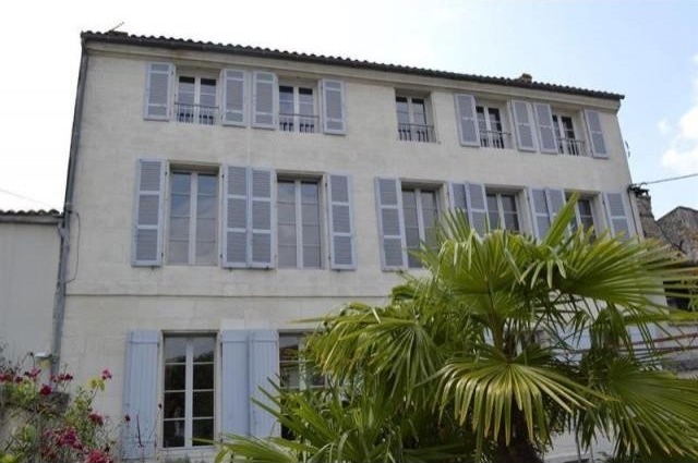 3 bedroom Character For Sale: 17100..