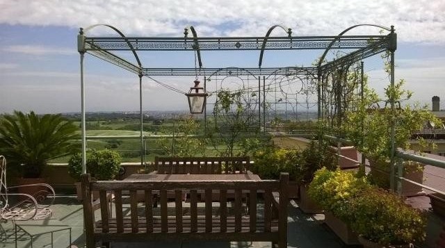4 Bedrooms - Attic - For Sale