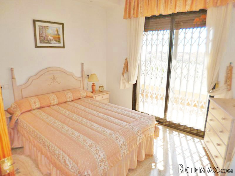 2 Bedrooms Villa For Sale
