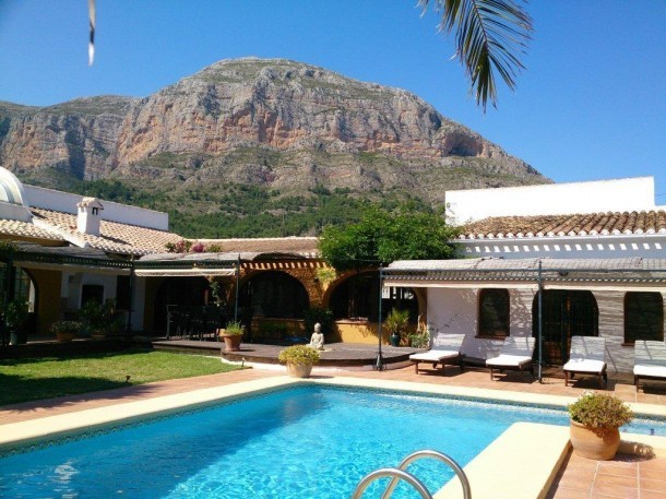 Lovely 7 Bedroom Finca Montgo Javea -..