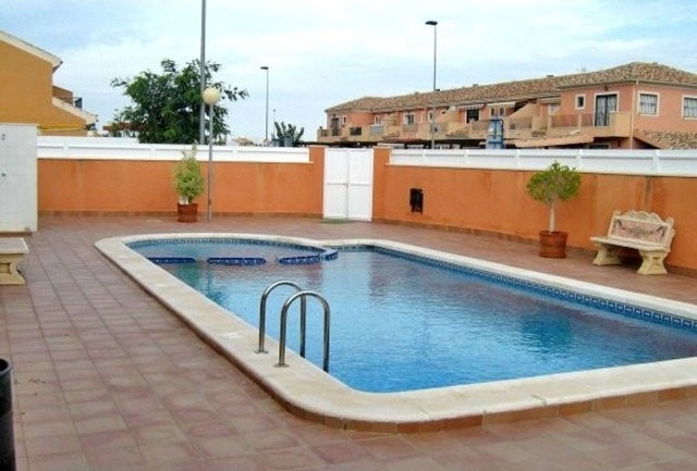 2 Bed Apartment with Communal Pool