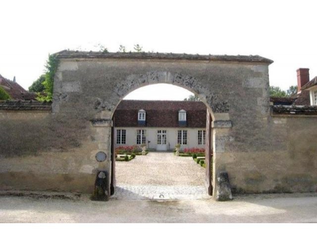6 bedroom Manor House For Sale: 18000.. - 2
