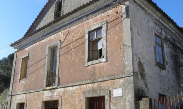 Old Farm with 2 houses to restore.