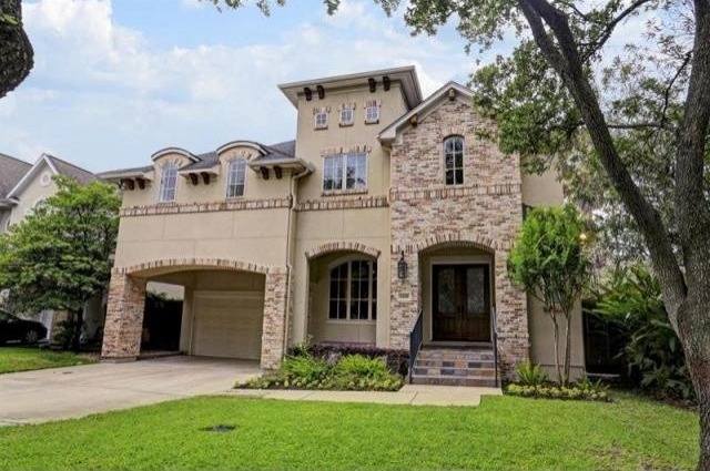 5 bedroom Apartment For Sale: 5206..