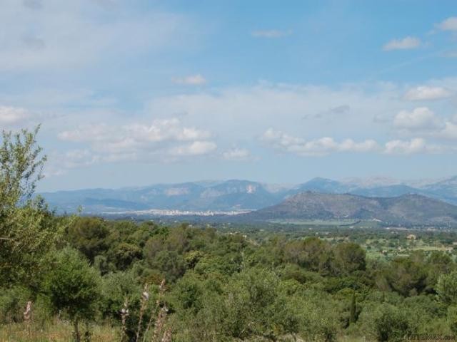Large plot with great panoramic views..